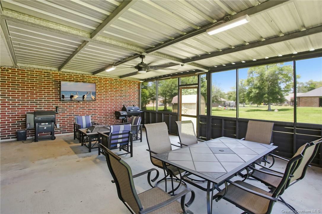 Property Photo: 612 Primewood Drive LA 70611