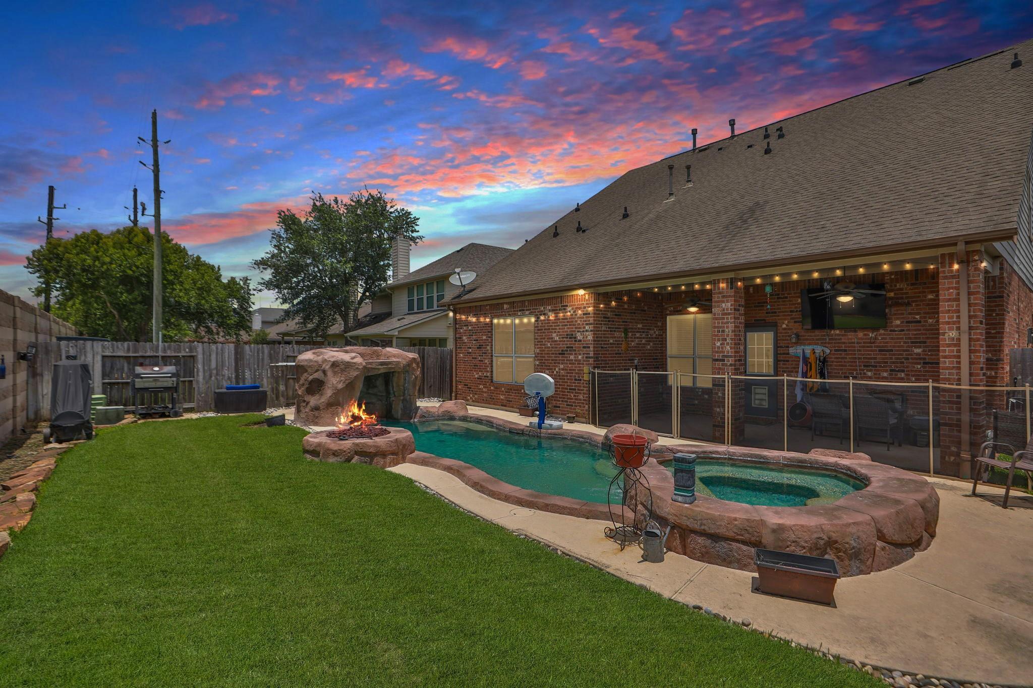 Property Photo: 28627 Lockeridge View Drive TX 77386