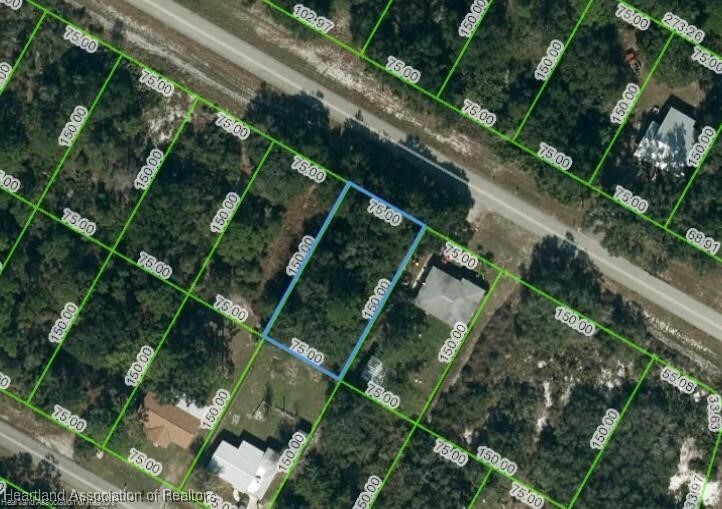 Property Photo: 308 Nichele Boulevard FL 33852