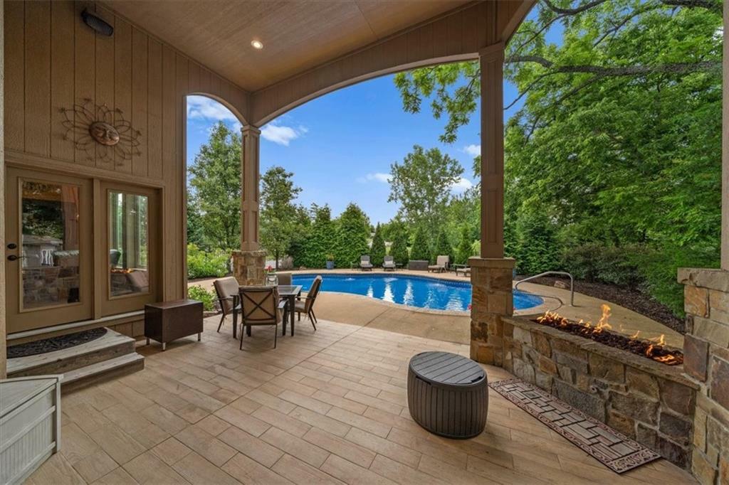 Property Photo:  11121 S Whitetail Lane  KS 66061 