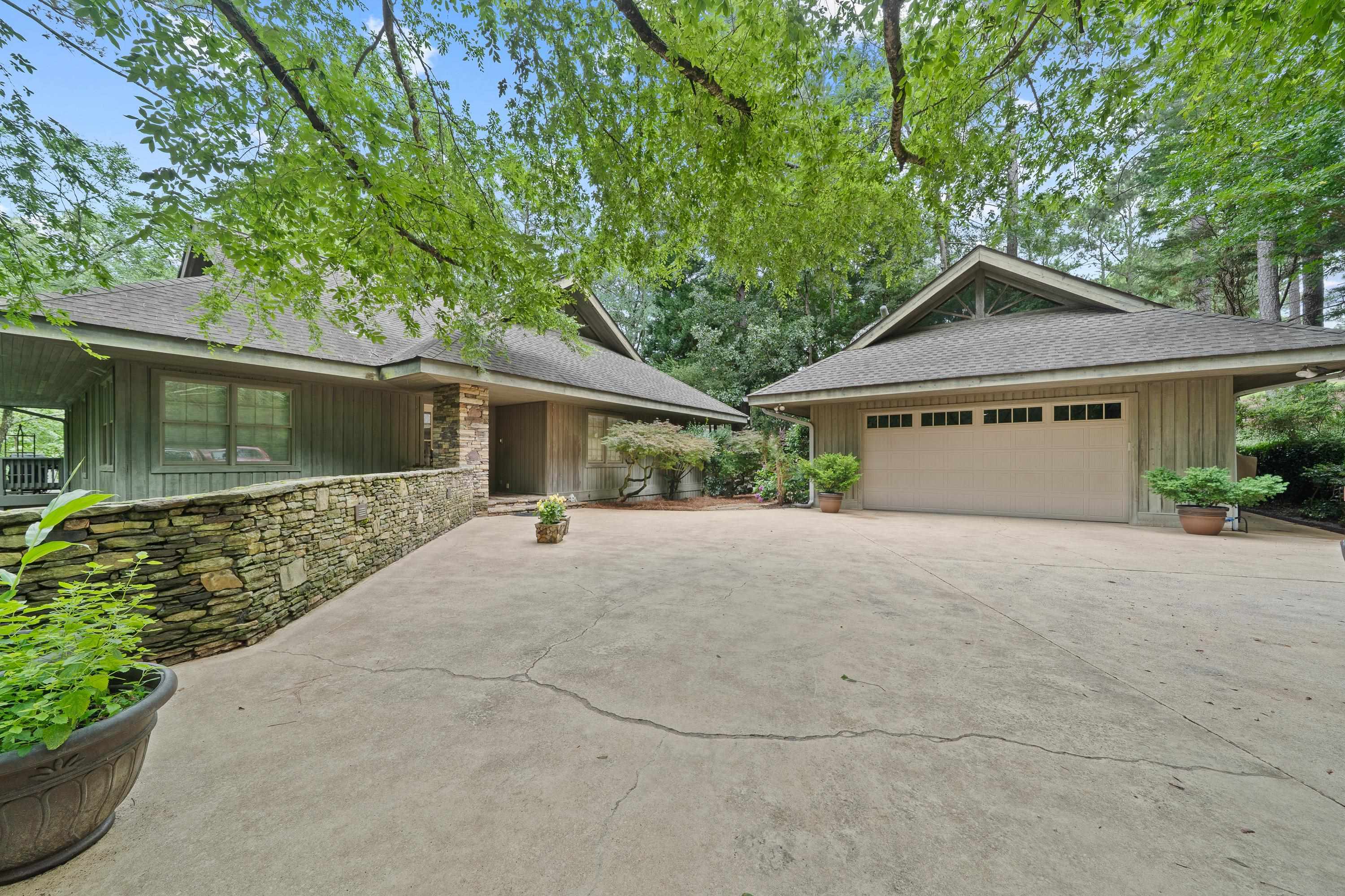 Property Photo: 1031 Old Still Road GA 30642