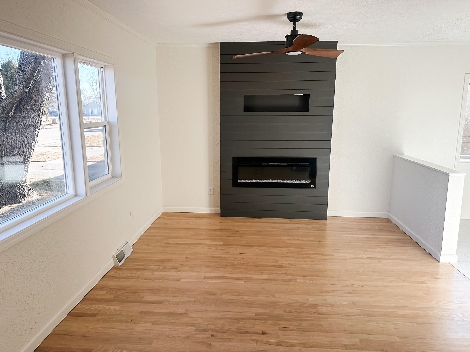 Property Photo:  1106 E 10th  NE 69101 