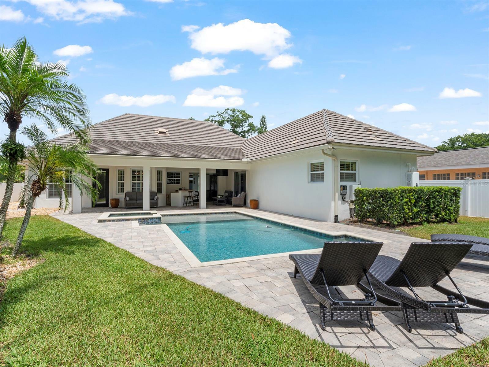 Property Photo: 3535 Lake Sarah Drive FL 32804