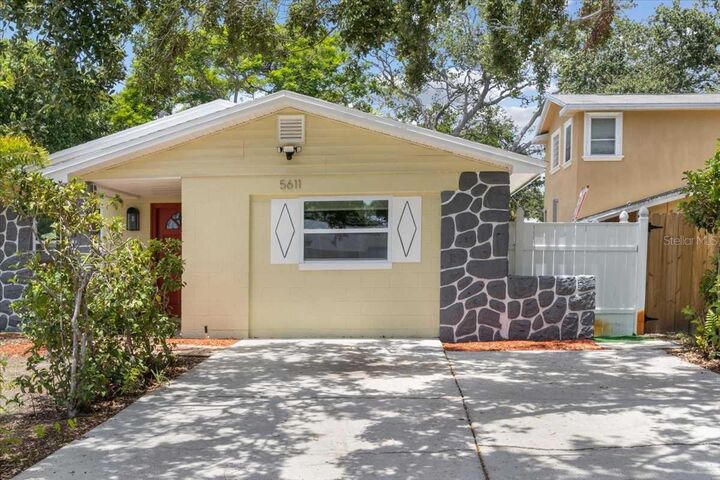 Property Photo: 5611 Burlington Avenue N FL 33710