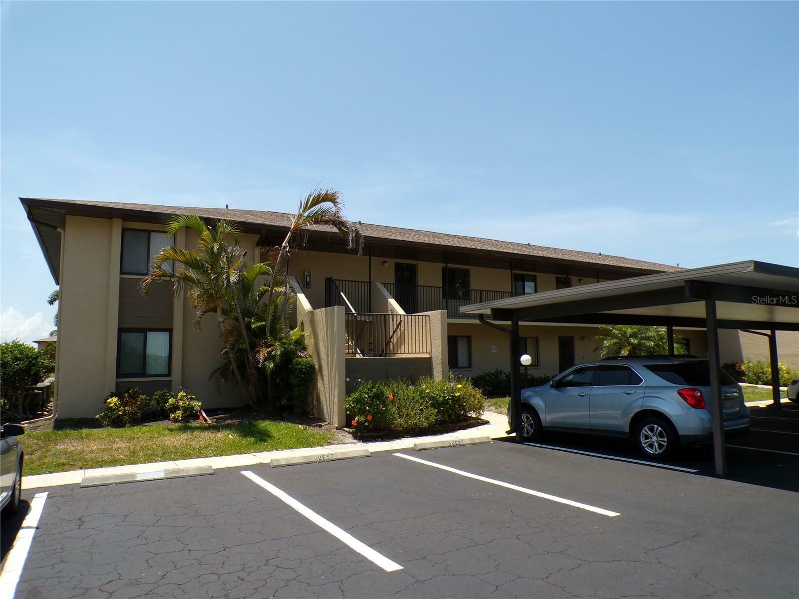 Property Photo: 4016 Oakview Drive J6 FL 33980