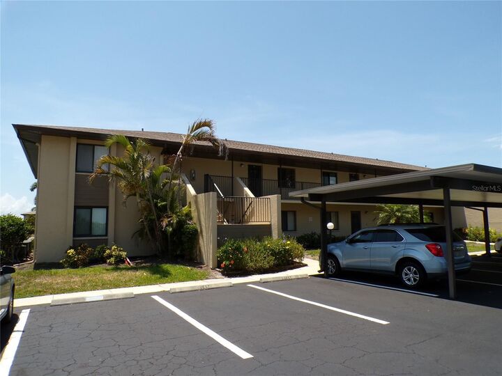 Property Photo: 4016 Oakview Drive J6 FL 33980