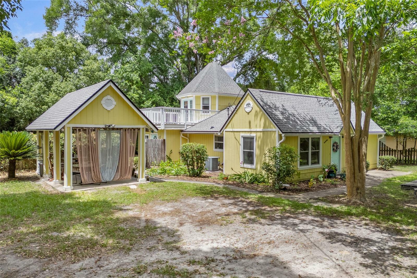 Property Photo: 16476 SW 137th Avenue FL 32618