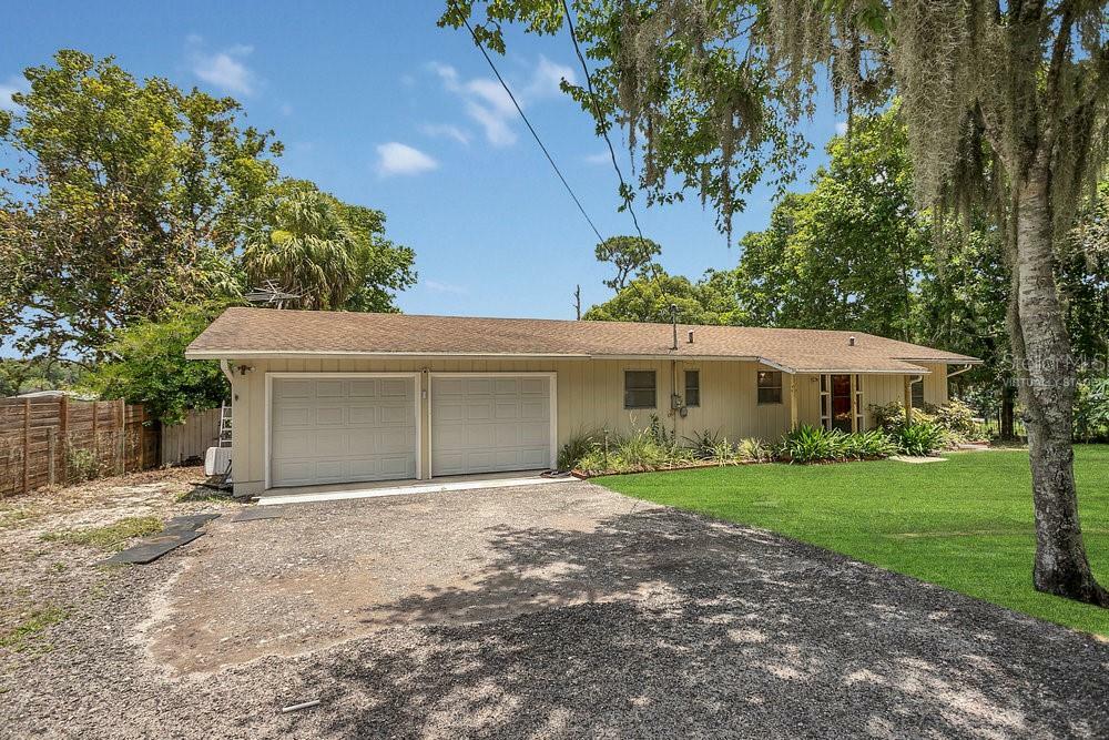 Property Photo: 2990 E Central Avenue FL 33830
