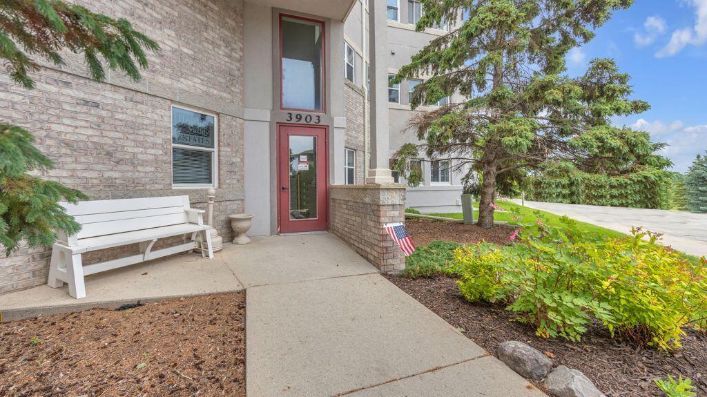 Property Photo:  3903 Heather Valley Rd 209  WI 53083 