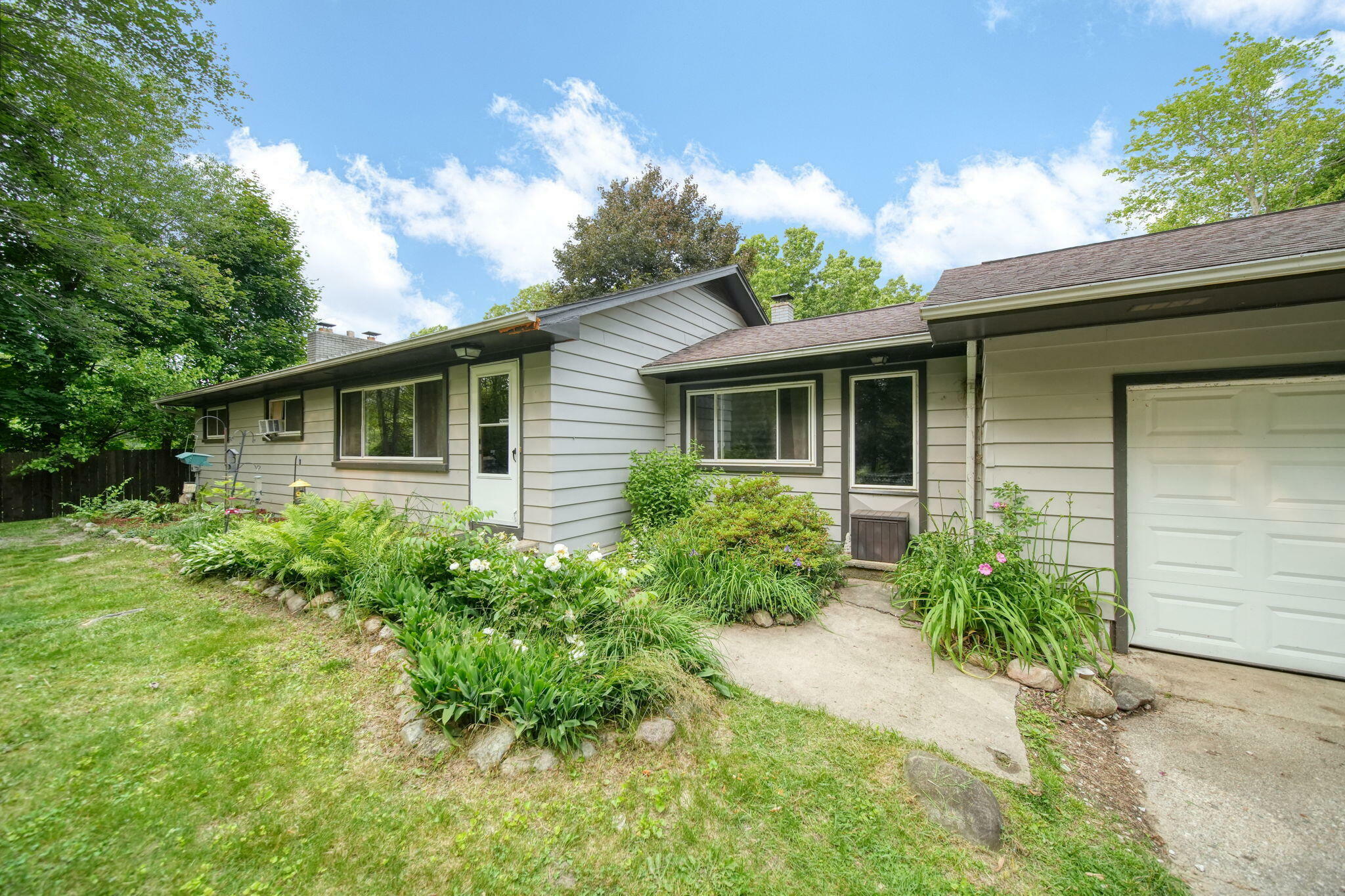 Property Photo: 16867 Waterloo Road MI 48118