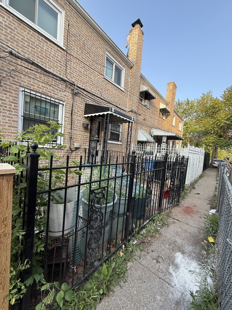Property Photo: 1826 S Kildare Avenue IL 60623
