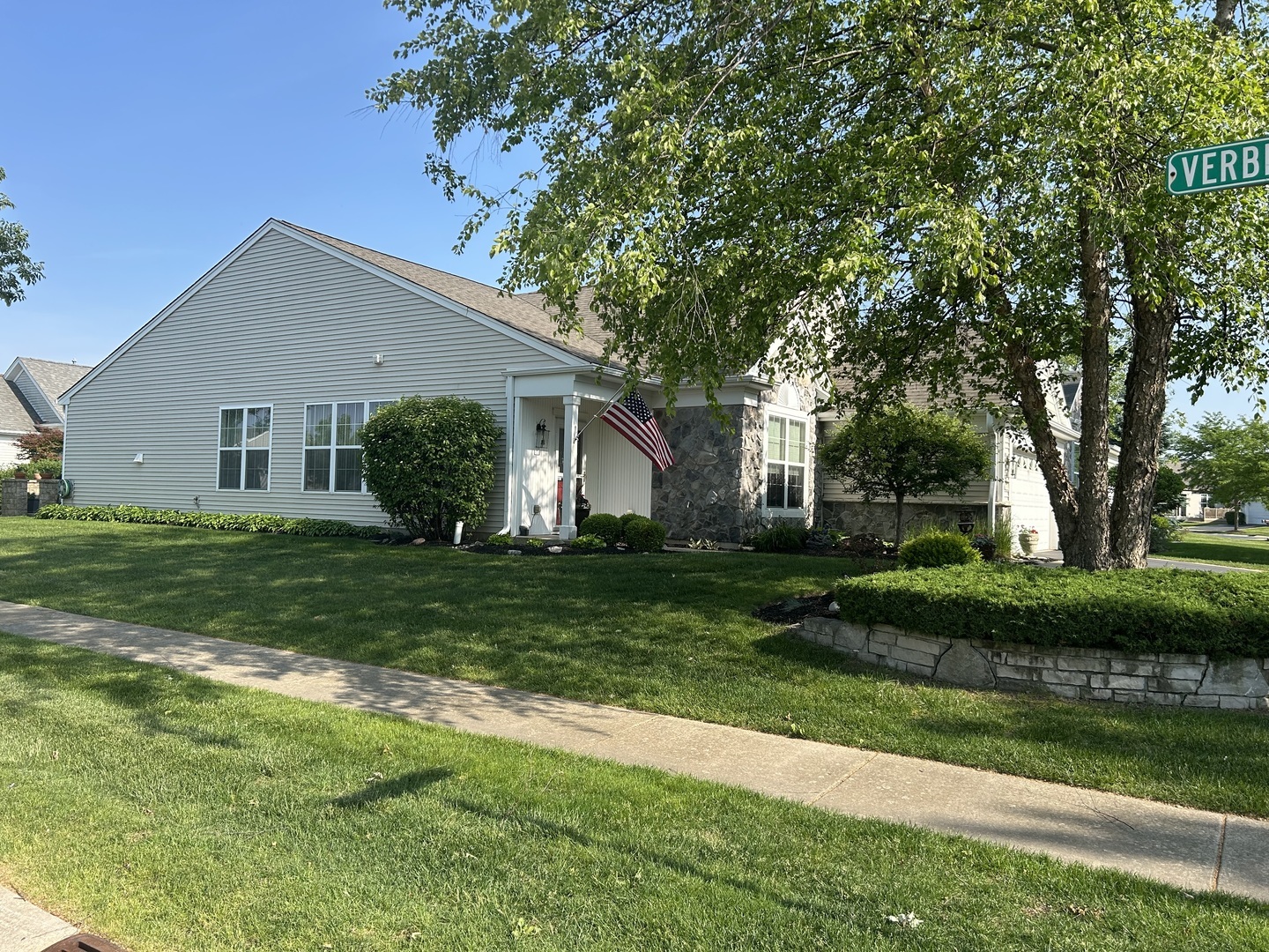 Property Photo: 11642 Sunderlin Drive IL 60142