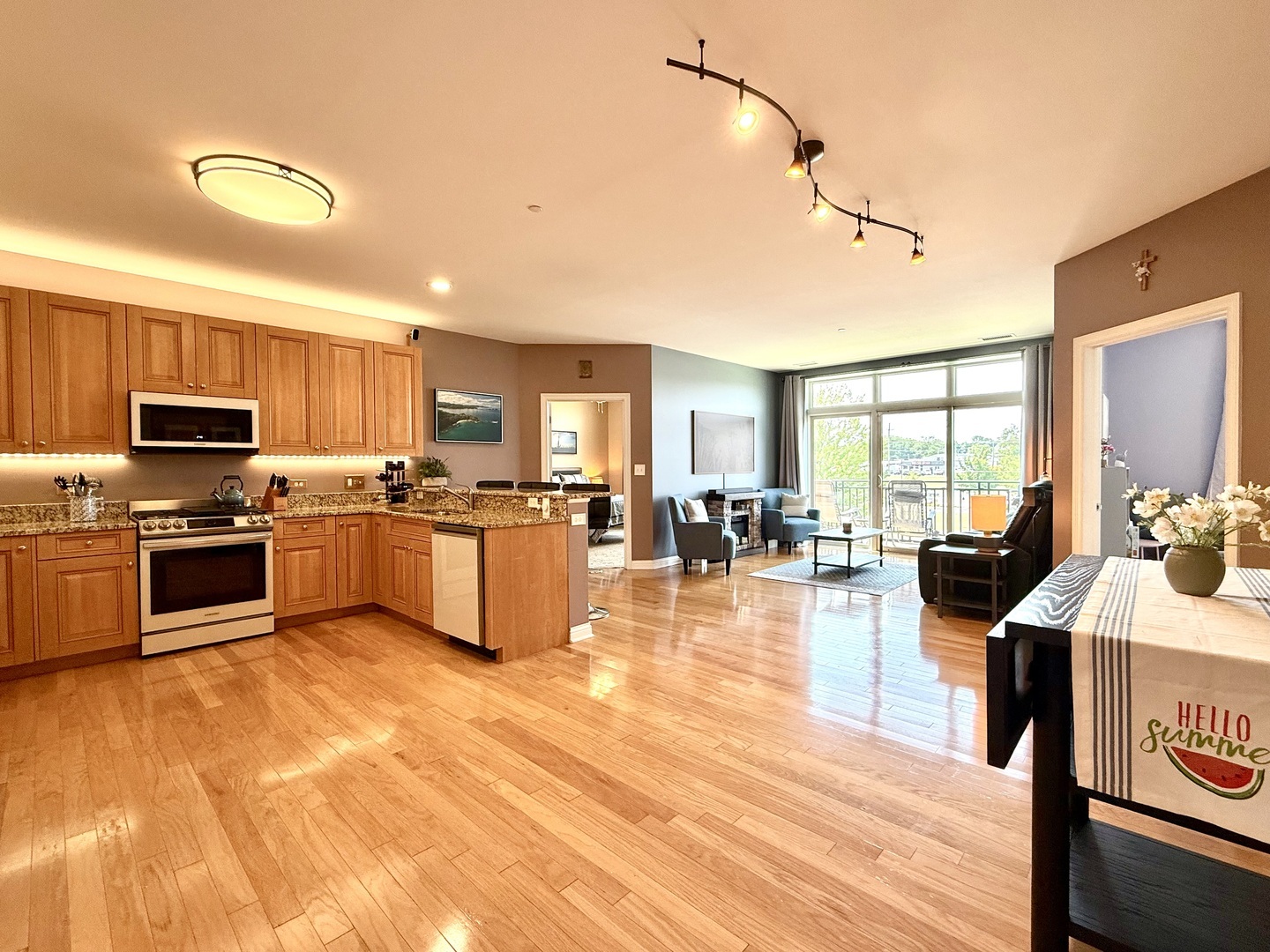 Property Photo: 160 S River Street 204 IL 60506