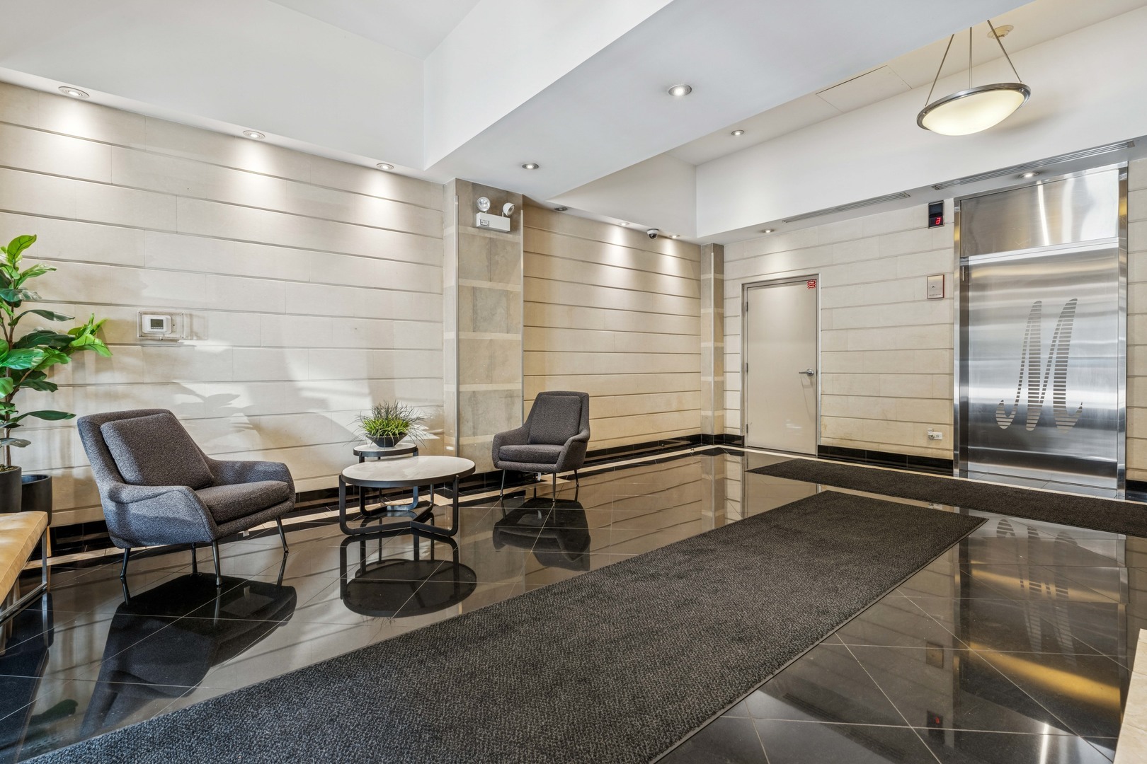 Property Photo: 520 N Halsted Street 505 IL 60642