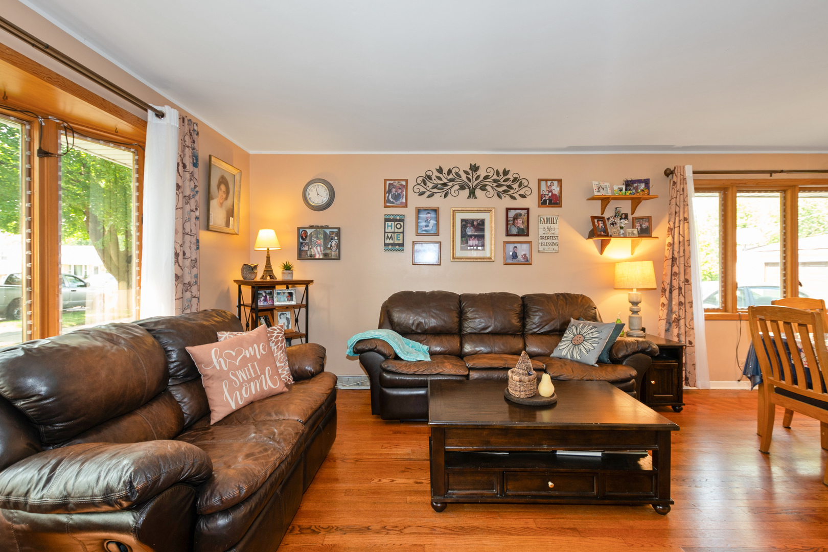 Property Photo: 14447 Kolin Avenue IL 60445