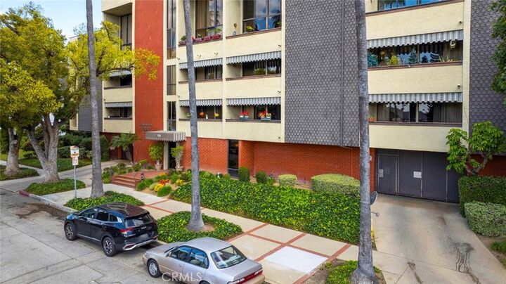 Property Photo: 125 W Mountain Street 317 CA 91202