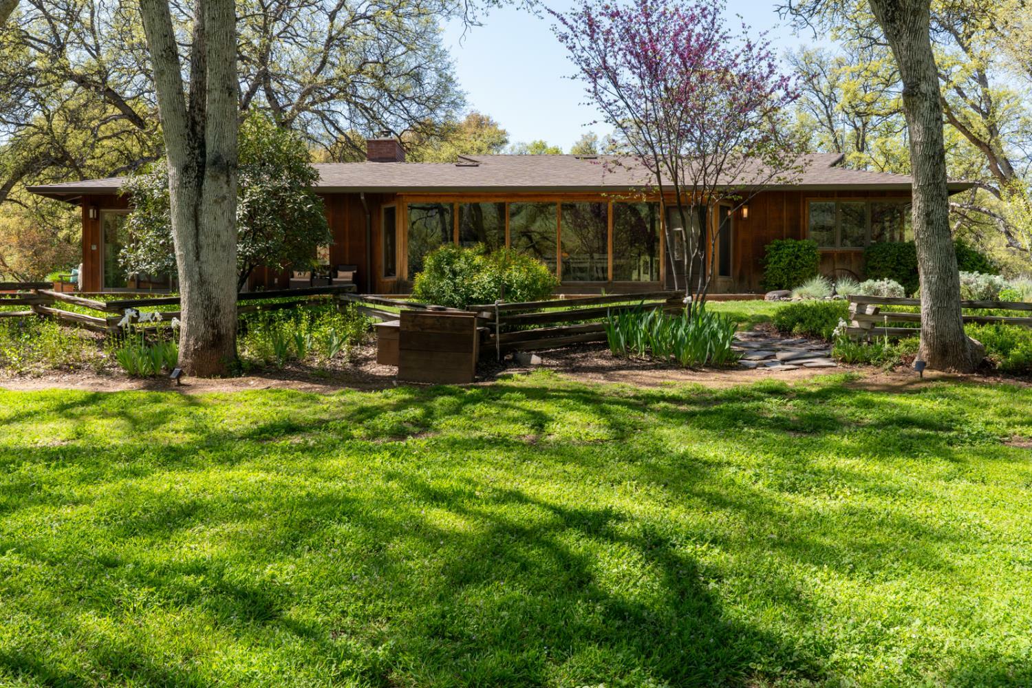 6879 N State Highway 49  Mariposa CA 95338 photo
