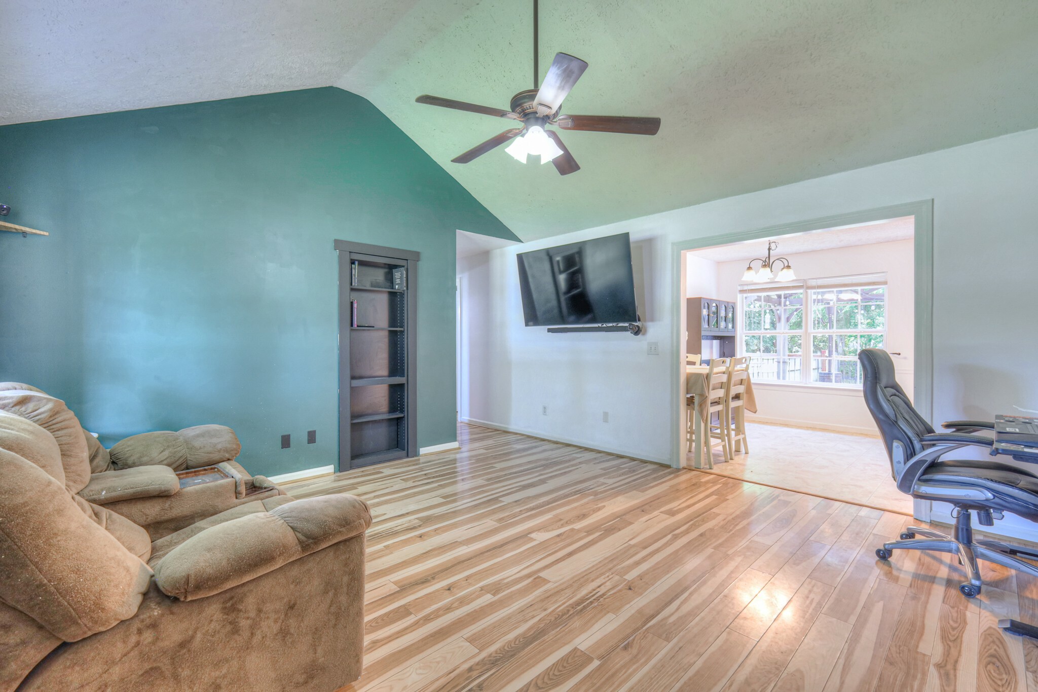 Property Photo: 168 N Wagon Trl TN 37128
