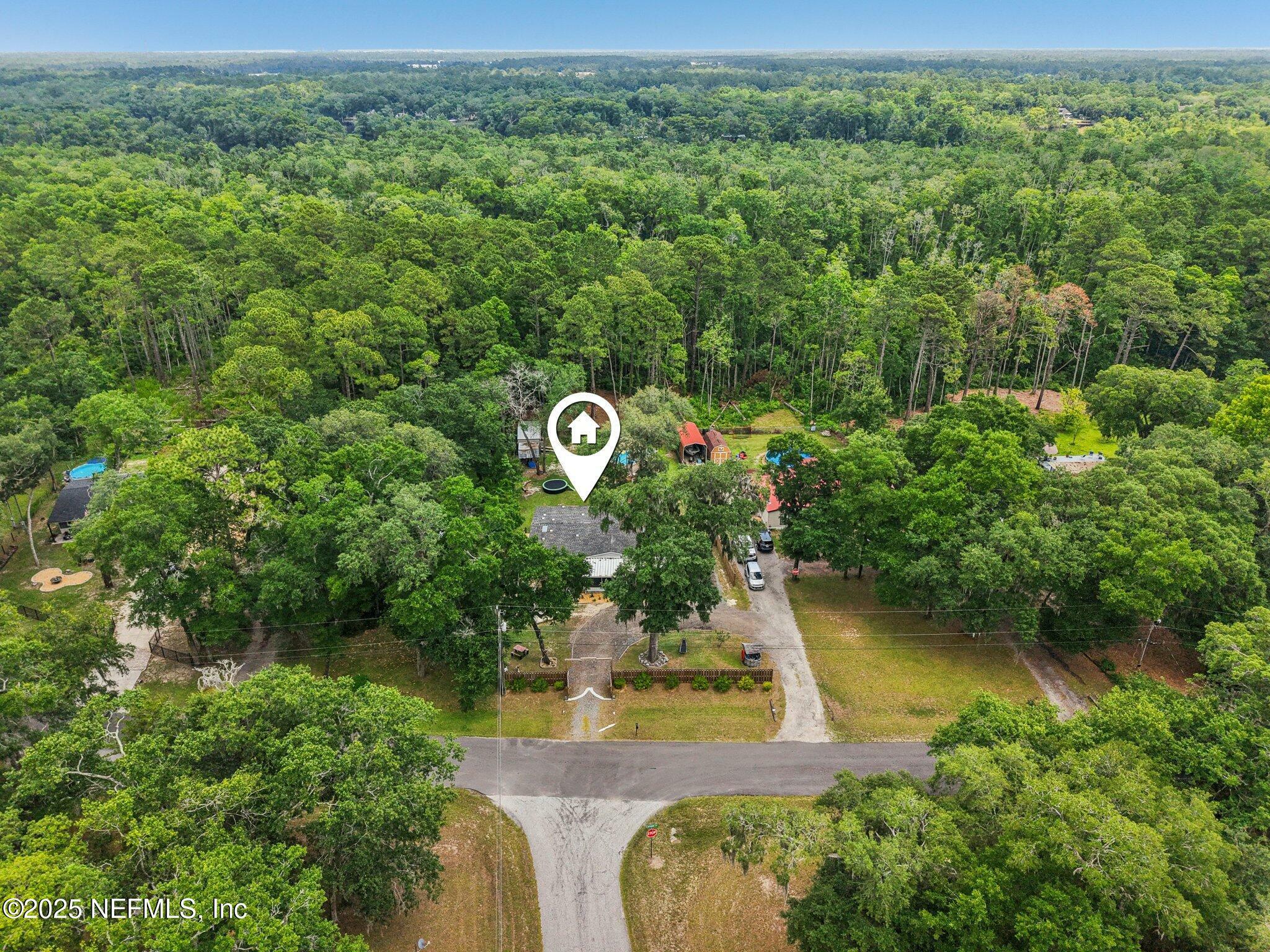 Property Photo: 86112 Lofton Court FL 32097