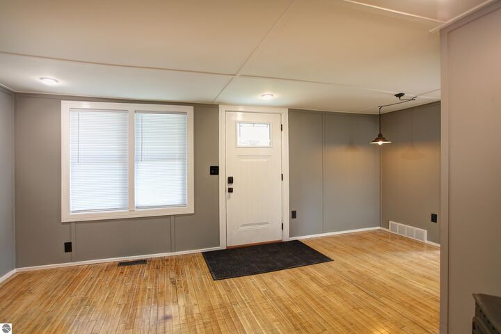 Property Photo:  1077 Oak Terrace  MI 49686 