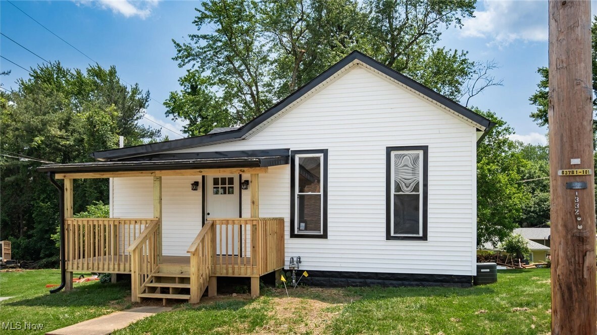 Property Photo: 1332 Playford Avenue OH 43701