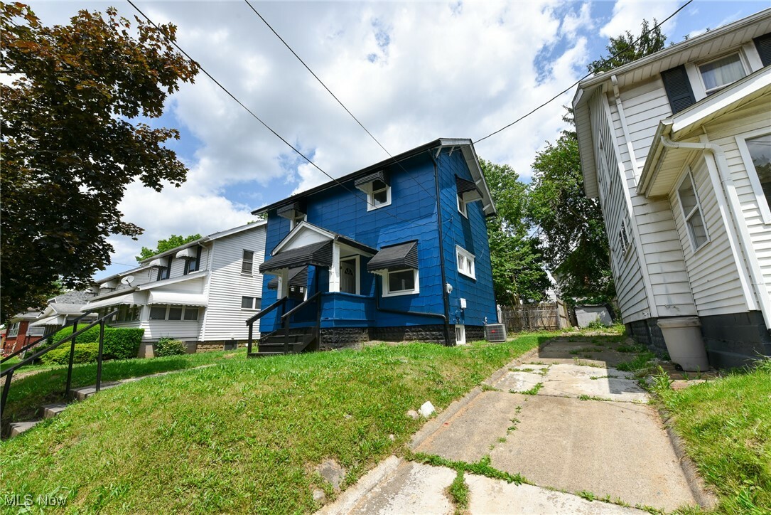 Property Photo: 595 Hedden Avenue OH 44311