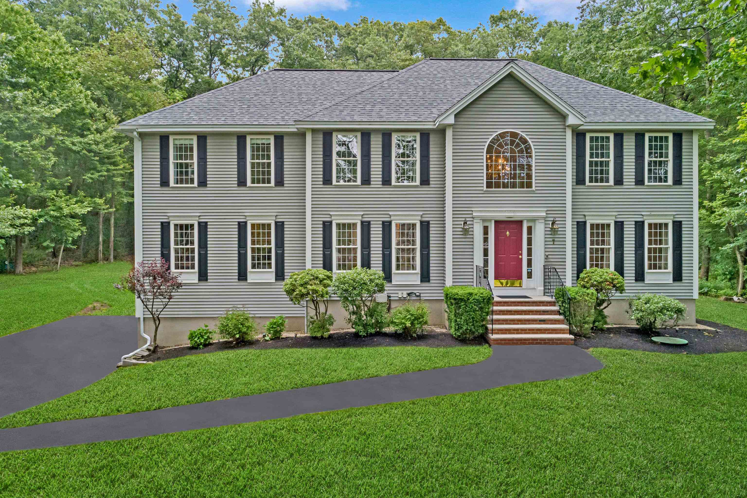 Property Photo: 7 Wesley Lane NH 03079