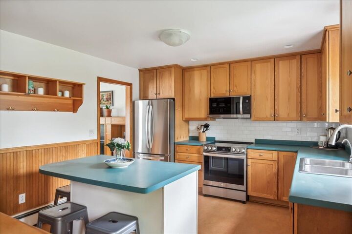 Property Photo:  213 Pleasant Avenue  VT 05408 