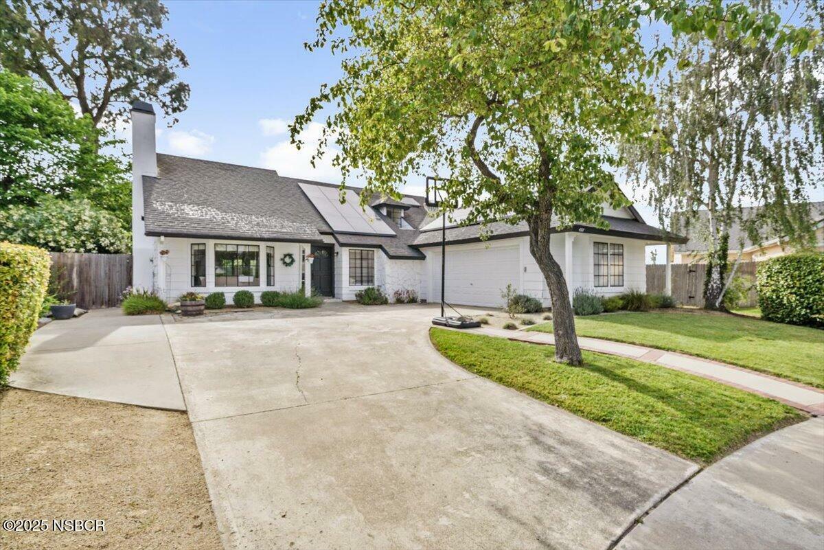 Property Photo: 480 Wilson Court CA 93455