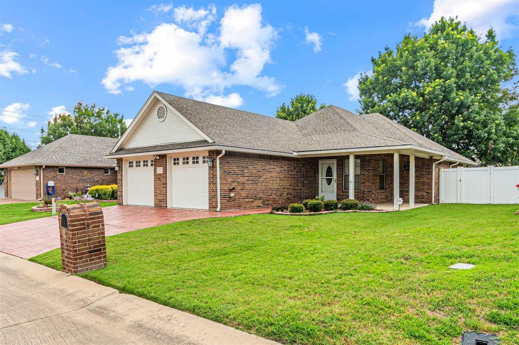 Property Photo: 105 Sunglow Loop TX 75154