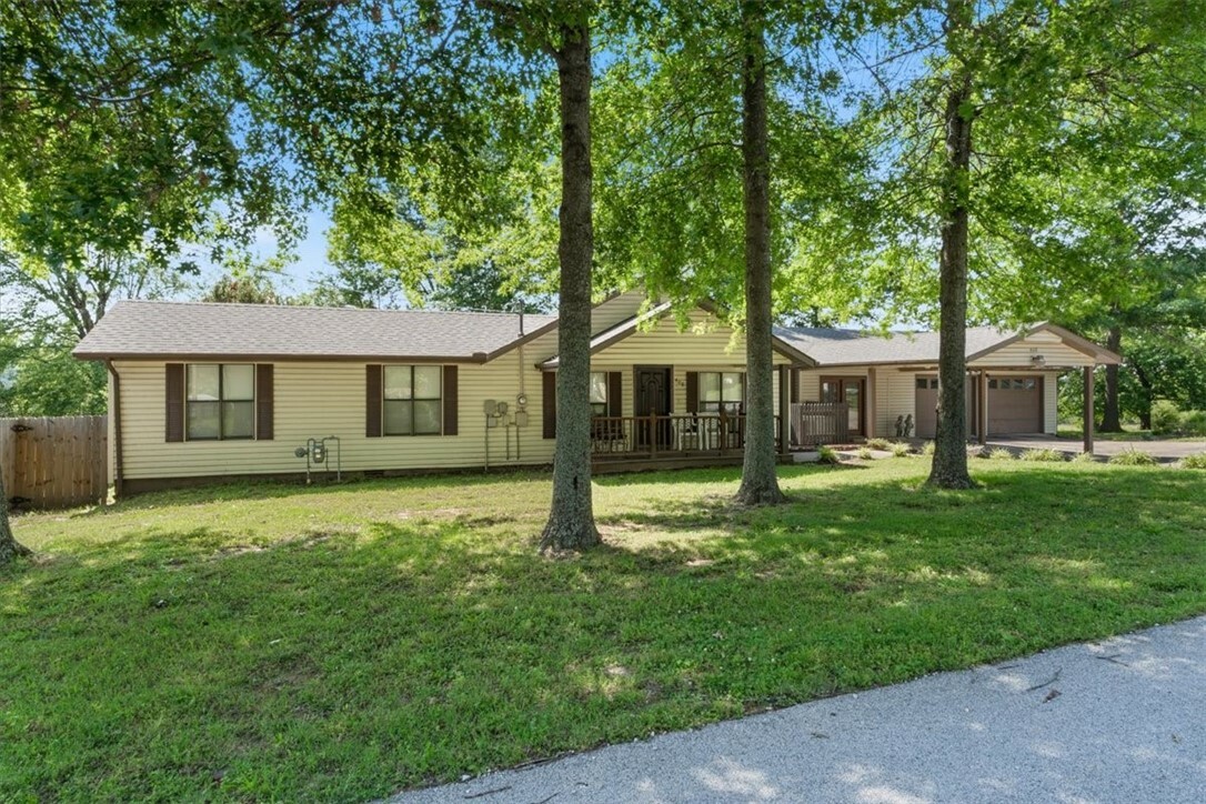 408 S Parrott Drive  Huntsville AR 72740 photo