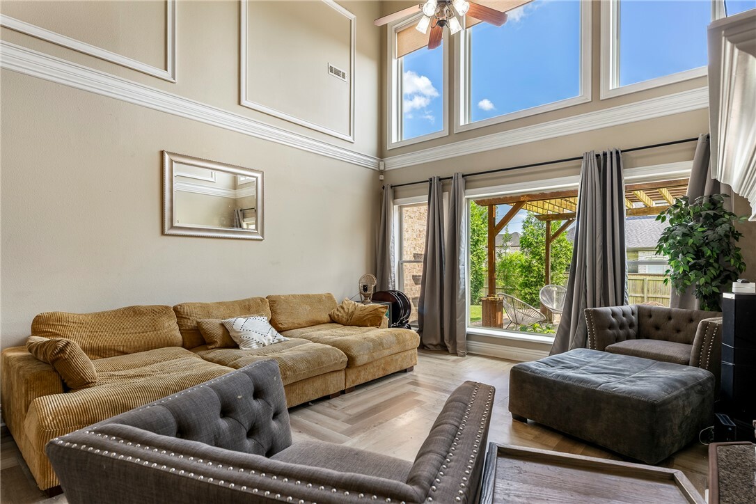 Property Photo: 2301 SW Farringdon Avenue AR 72713