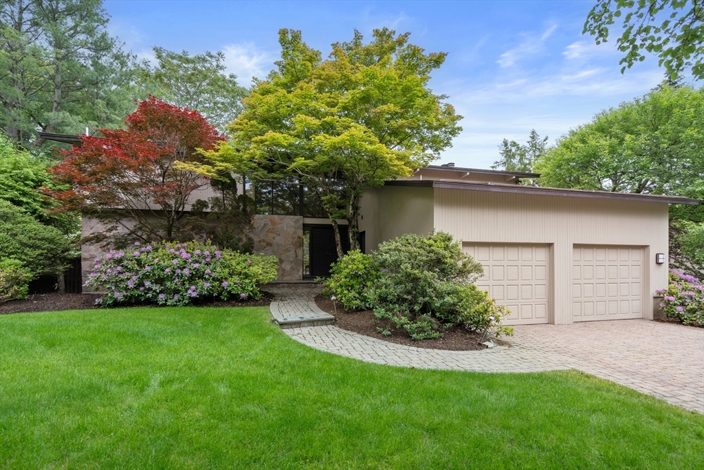 12 Laurus Ln  Newton MA 02459 photo