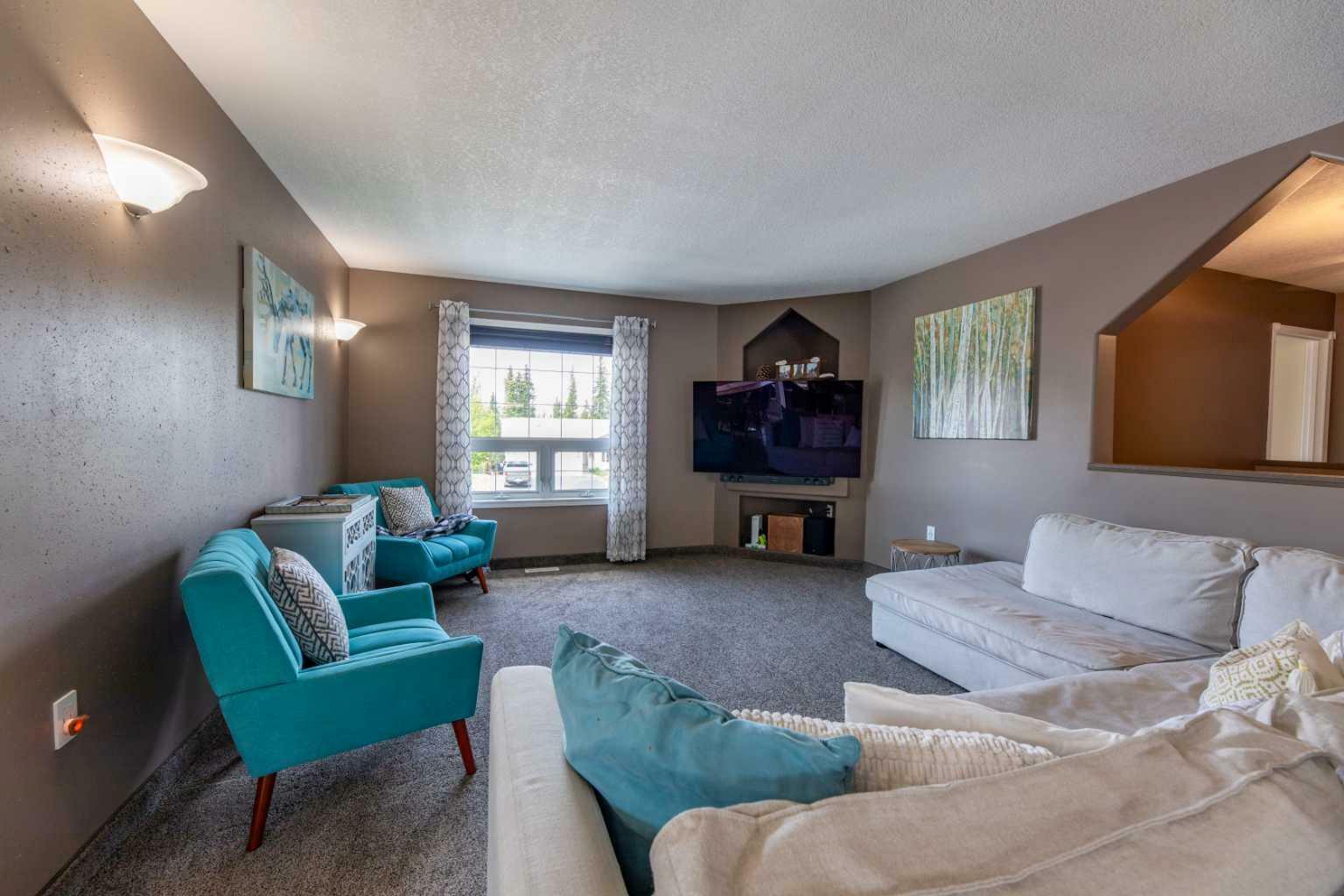 Property Photo:  191 McArdell Drive  AB T7V 1Z2 