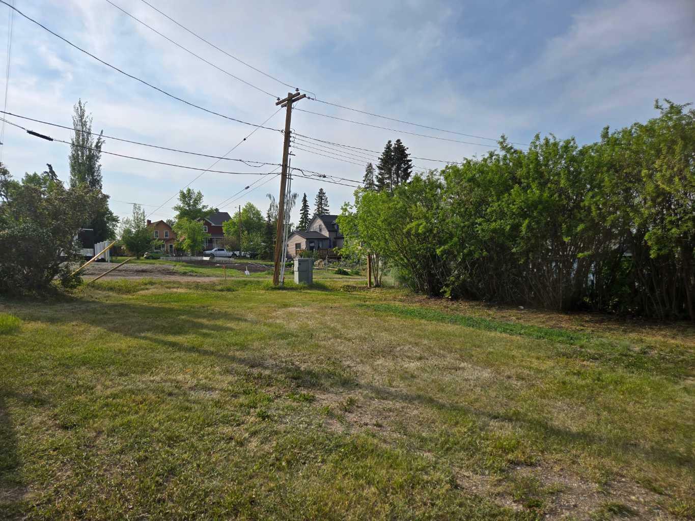 Property Photo: 408 Arena Avenue AB T0M 2C0