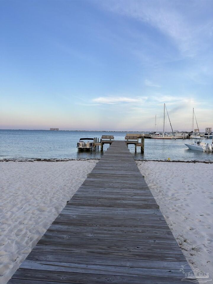 Property Photo:  200 Pensacola Beach Rd H-1  FL 32561 
