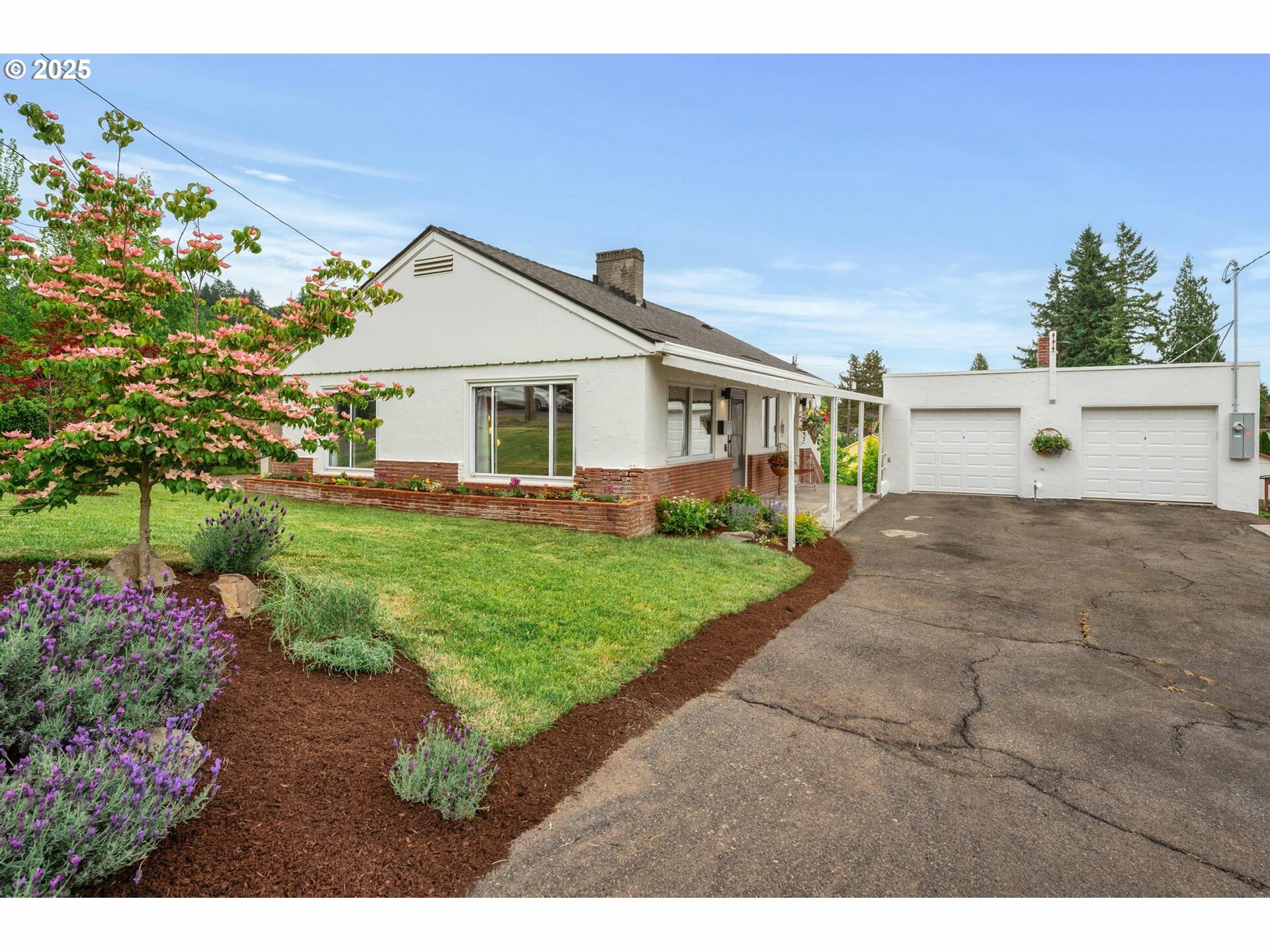 8620 NE Beech St  Portland OR 97220 photo