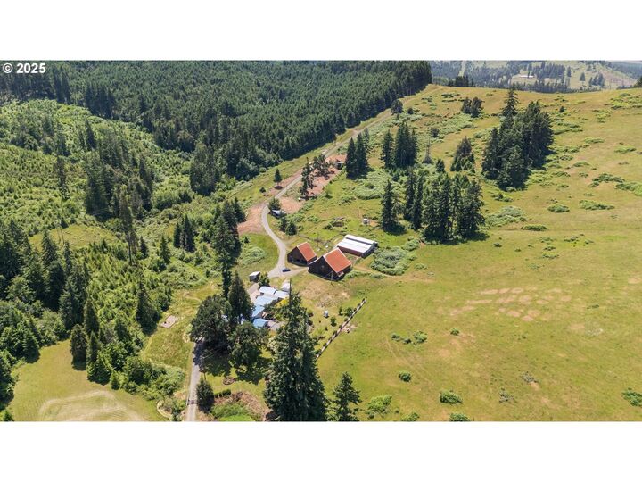 Property Photo: 31762 Nichols Ln OR 97424