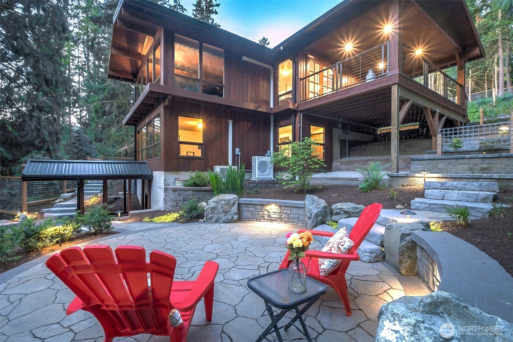 Property Photo: 14703 255 Avenue SE WA 98027