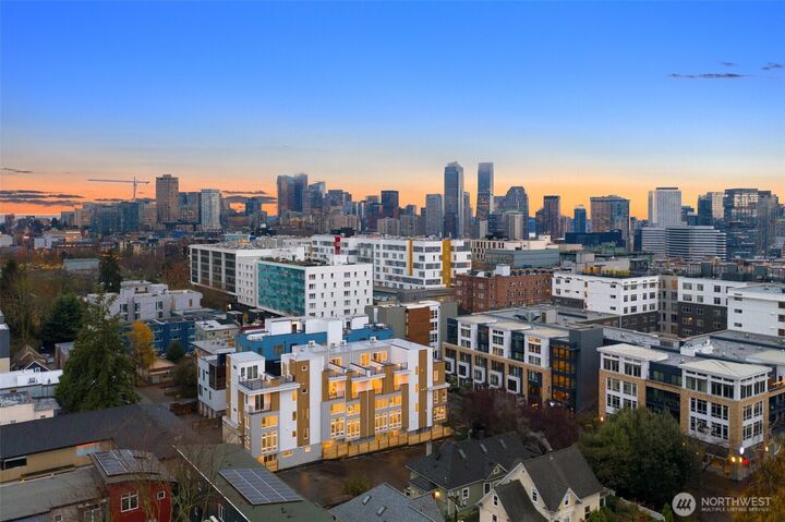 222 E  10th Avenue E  Seattle WA 98102 photo