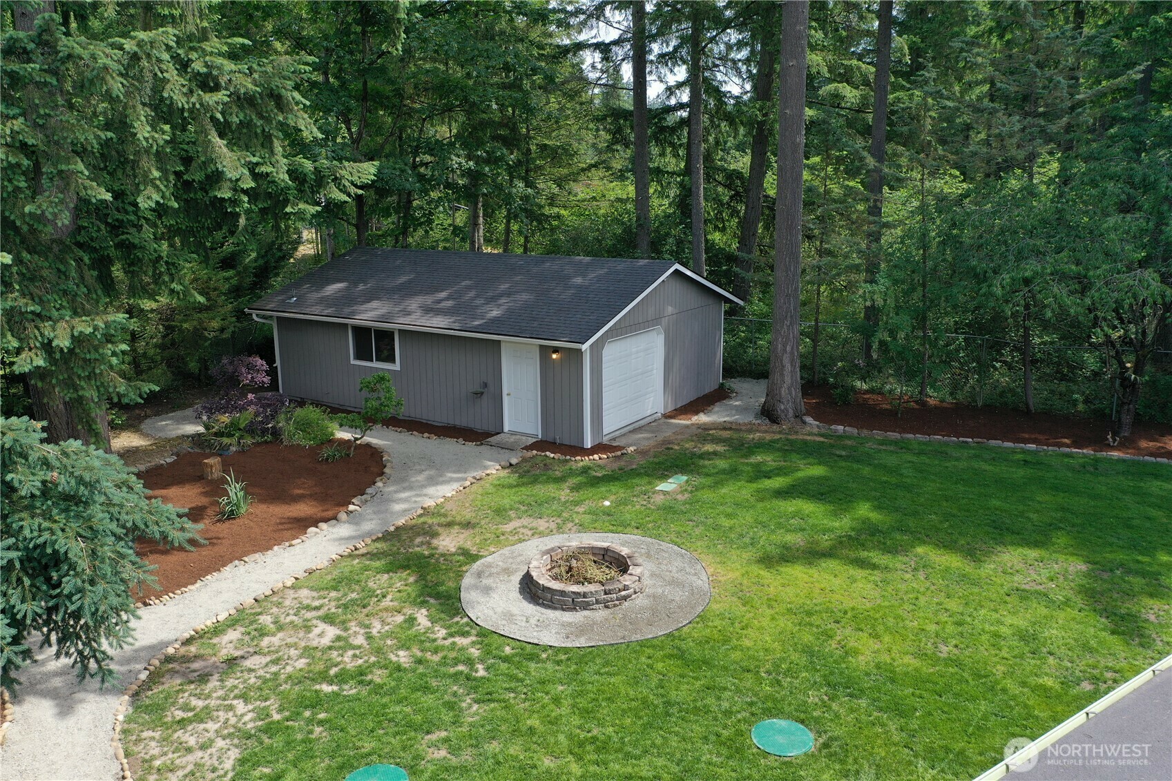 Property Photo: 15518 SE 304th Place WA 98042
