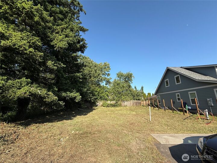 Property Photo: 607 E Illinois Street WA 98225