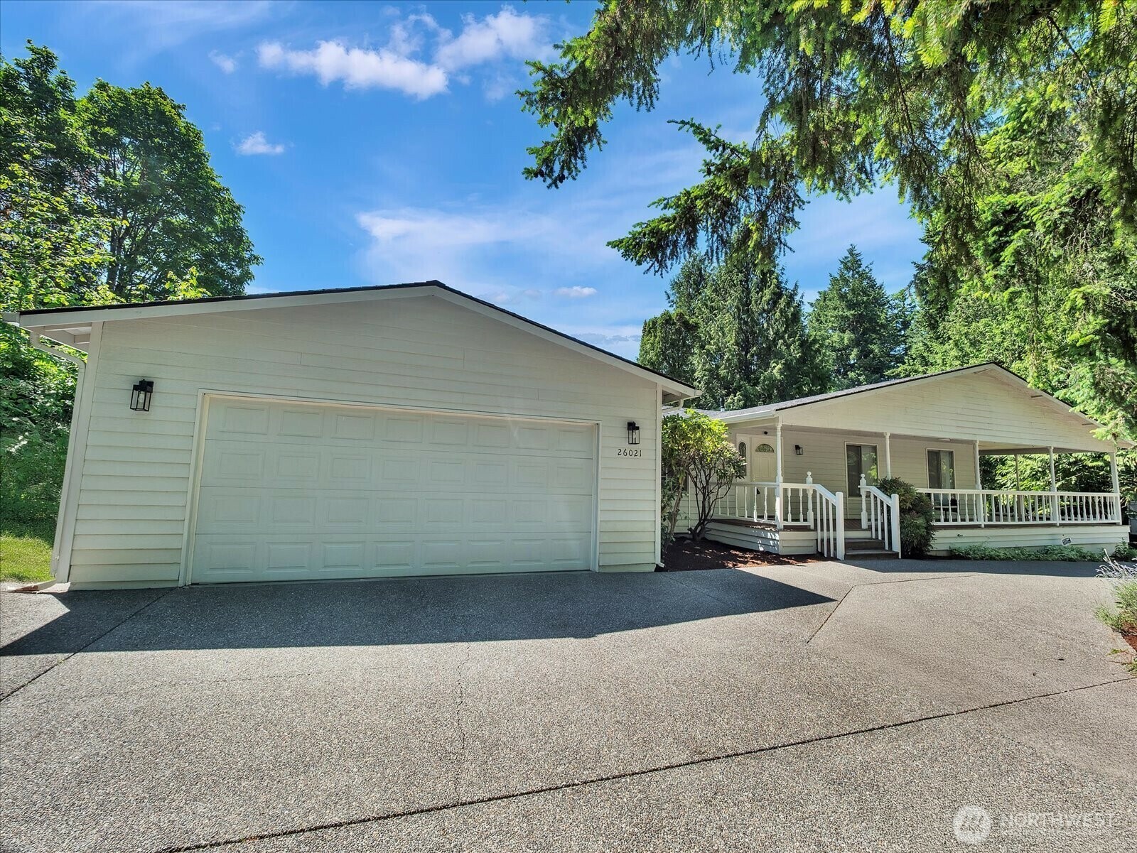 Property Photo: 26021 Woodland Way S WA 98030