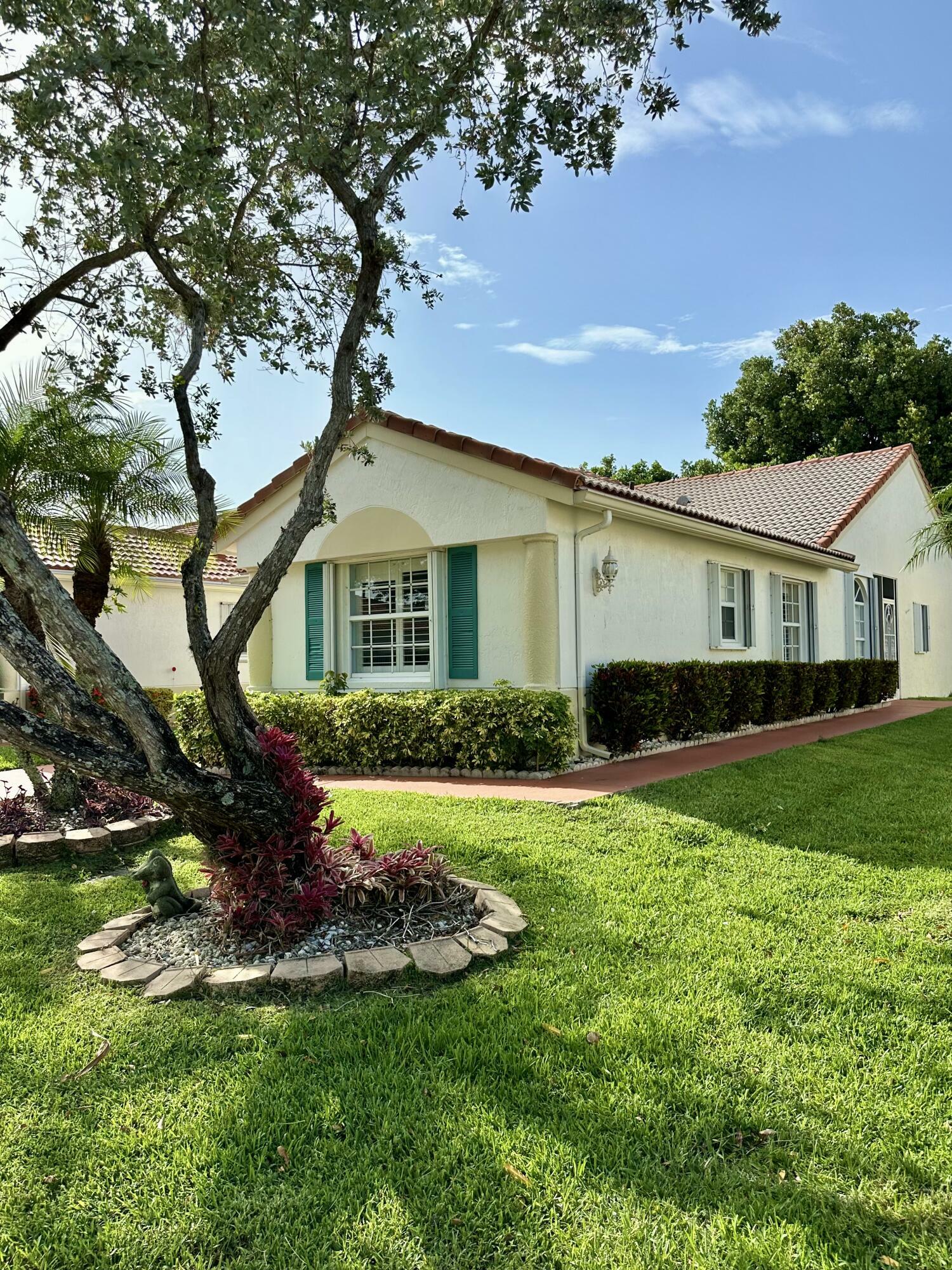 Property Photo: 6129 Heliconia Road FL 33484