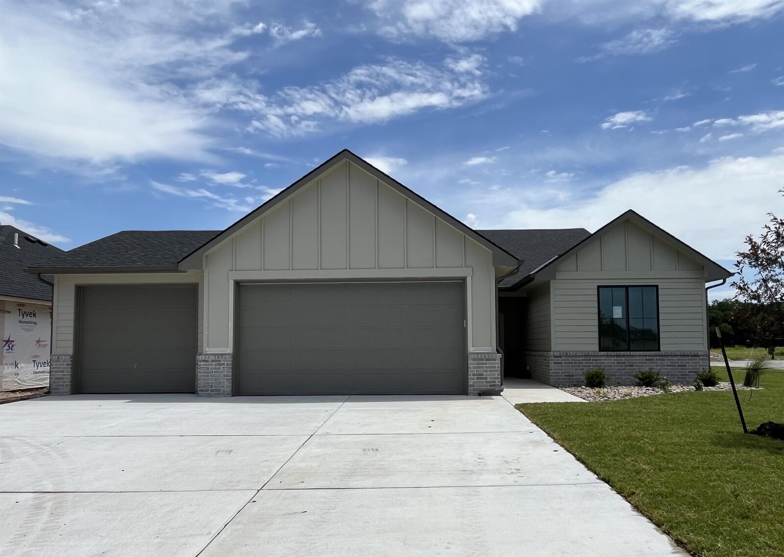 Property Photo:  1630 N Forestview St  KS 67235 