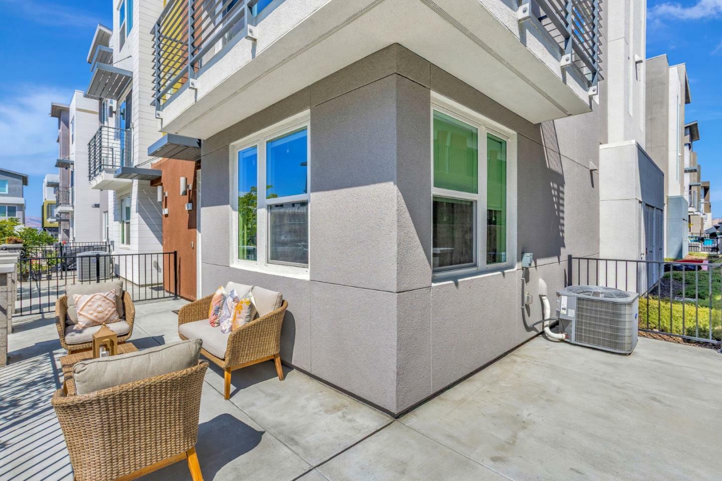 Property Photo: 298 Agustin Narvaez Street 6 CA 95136