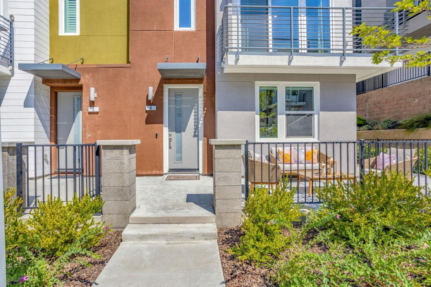 Property Photo:  298 Agustin Narvaez Street 6  CA 95136 