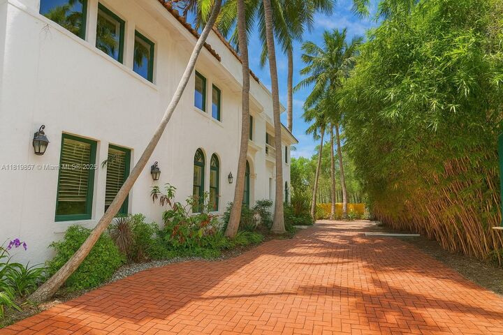 Property Photo: 2050 Alton Rd FL 33140