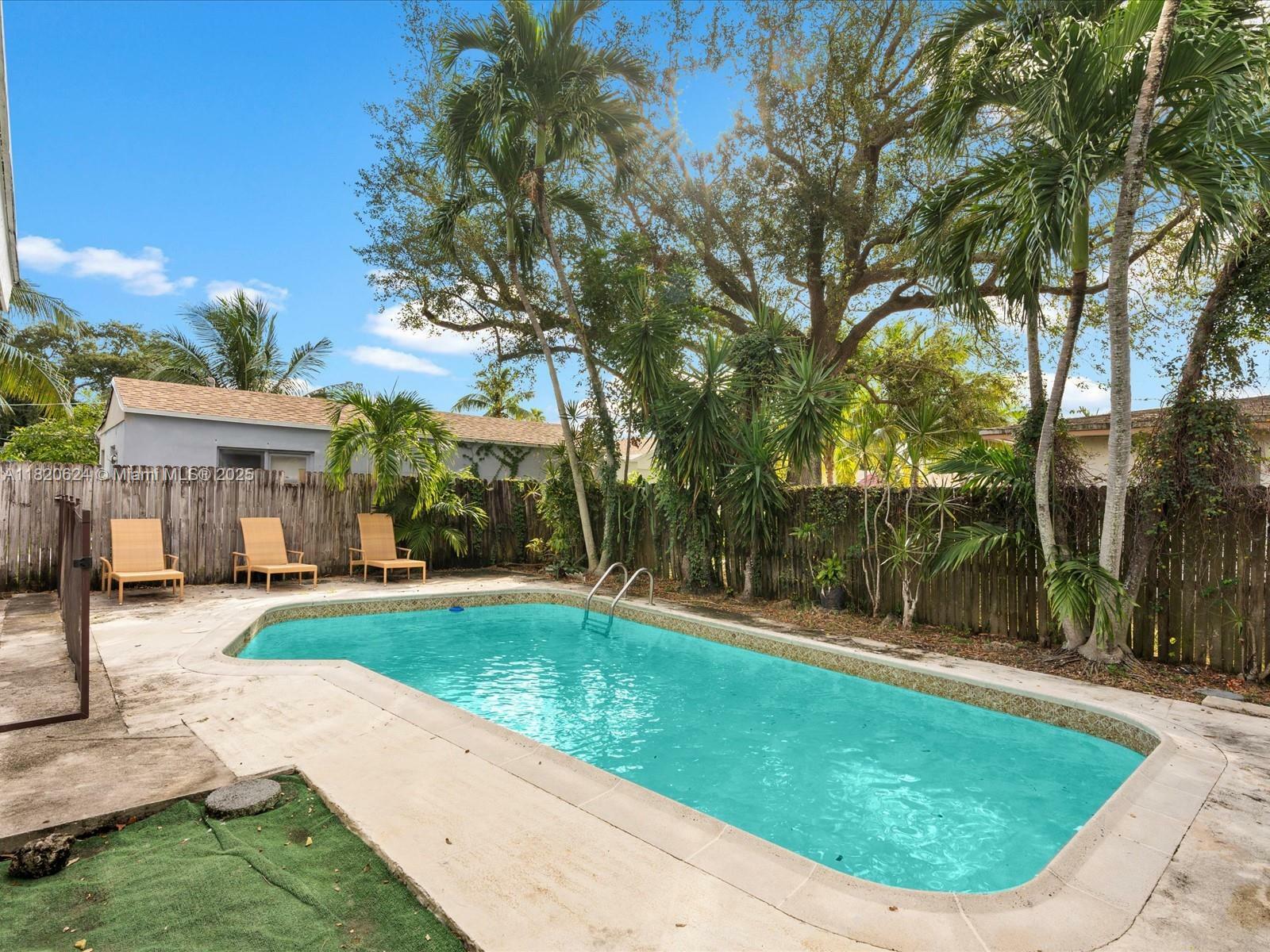 Property Photo: 1805 N 23rd Ave FL 33020