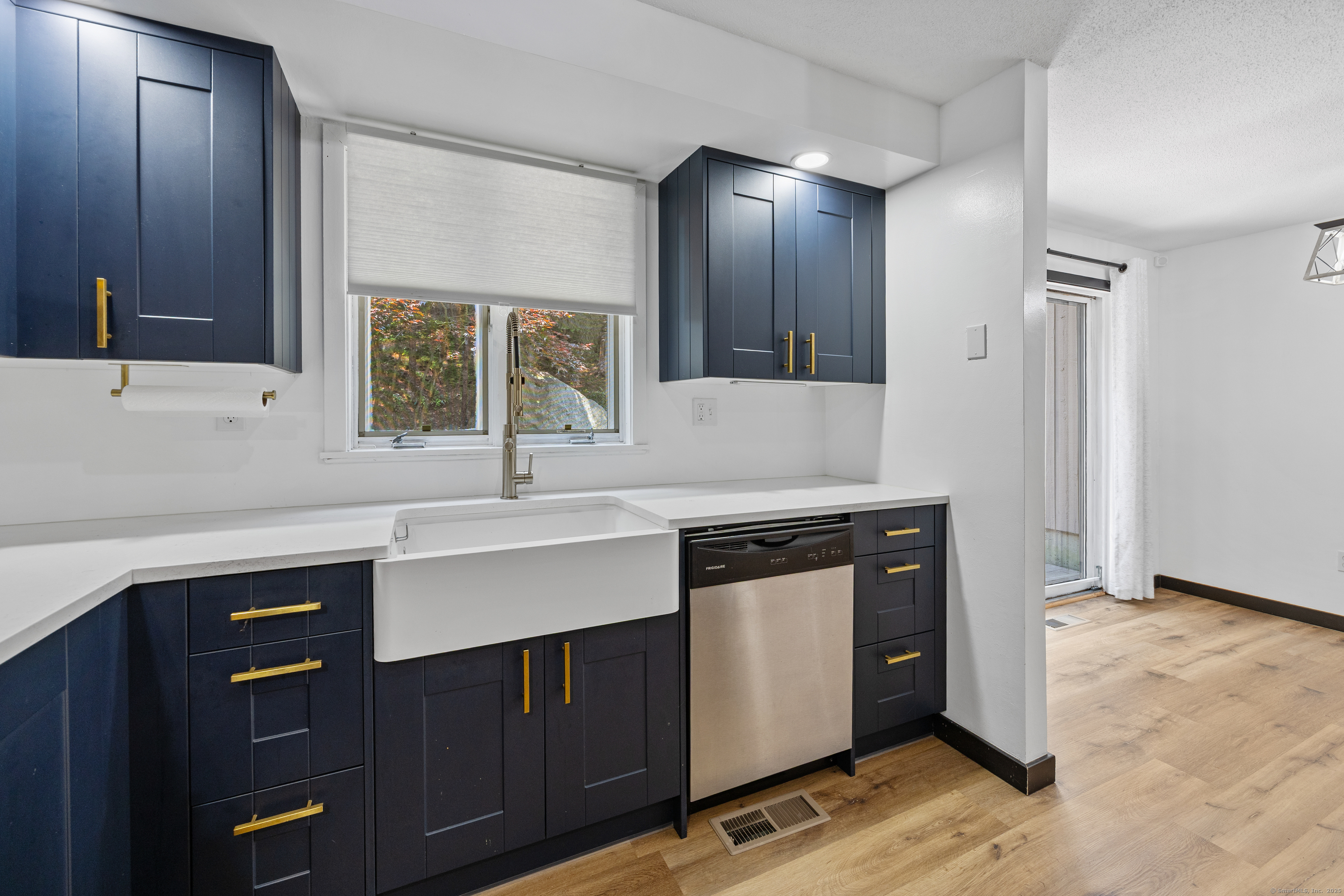 Property Photo: 29 Moss Avenue 11 CT 06483